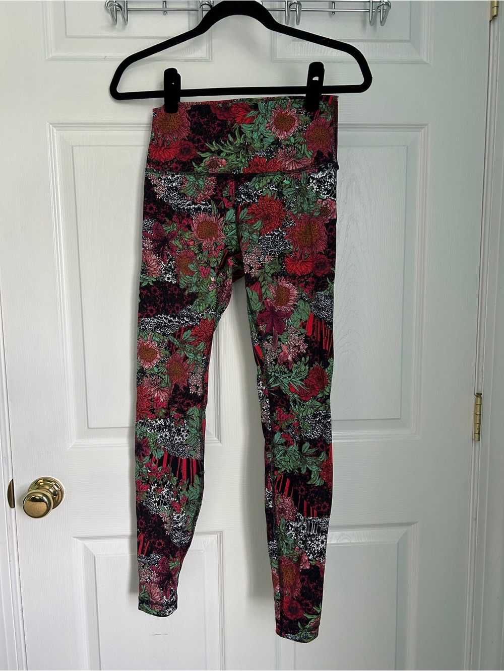lululemon athletica Floral Print Leggings in Pink, Green & Black